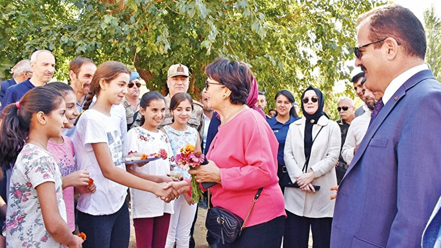 Kültür ve Sanat Politikaları Kurulu üyelerinden Hülya Koçyiğit.