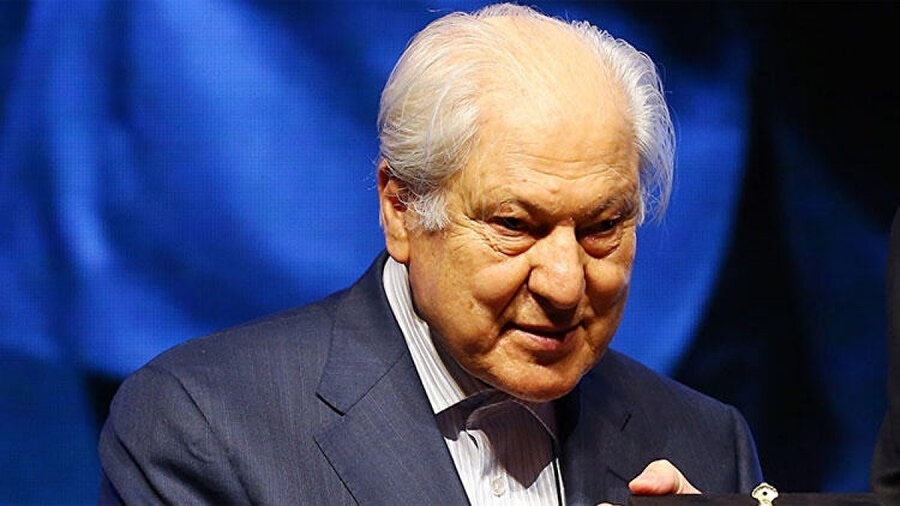 Nuri Pakdil, 85 yaşında hayatını kaybetti.