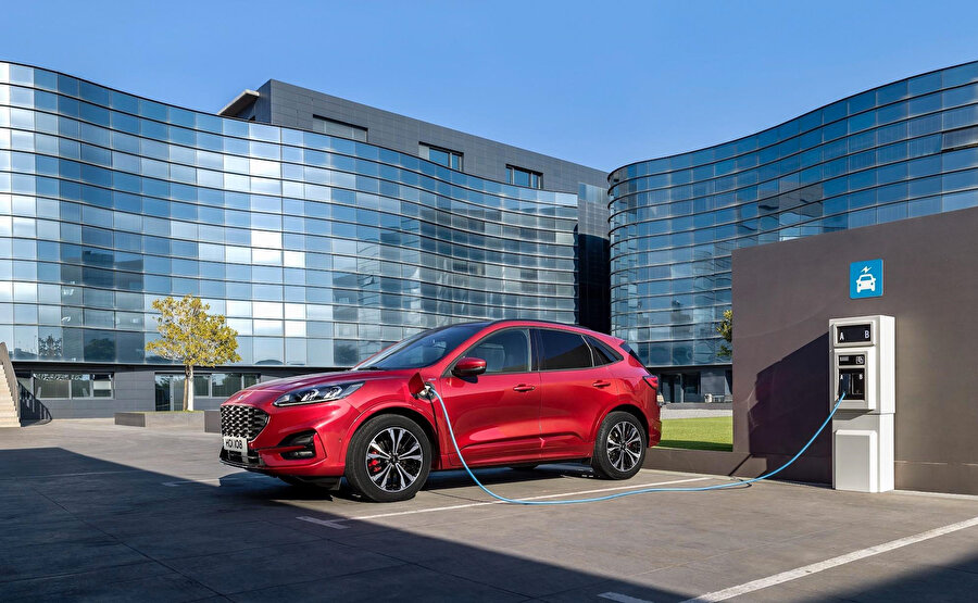 Otomotiv devi Ford, elektrikli araç kullanıcıları için 12 bin şarj istasyonu kurmaya hazırlanıyor.