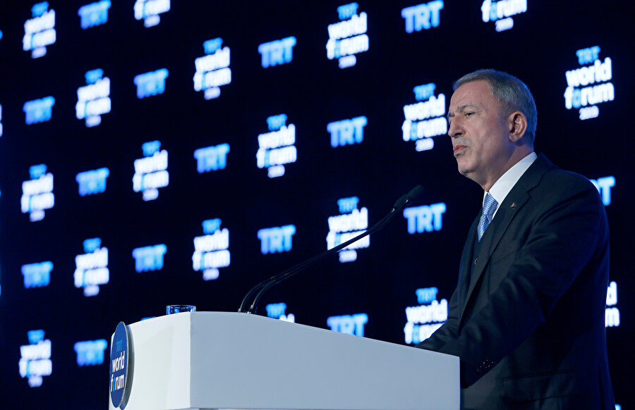 Bakan Akar: Eğer taahhütlere uyulursa Barış Pınarı Harekatı durdurulacak.