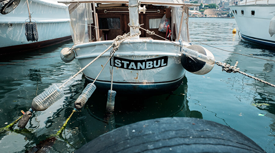 İstanbul'la özdeşleşen vapur ve boğazın dalga sesleri de kayıtlarda bulunuyor.