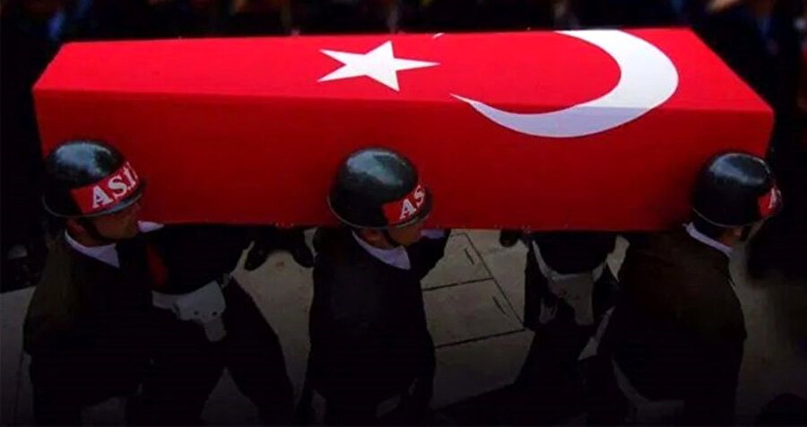 Barış Pınarı Harekatı bölgesinde bir askerimiz silah kazası sonucu şehit oldu.