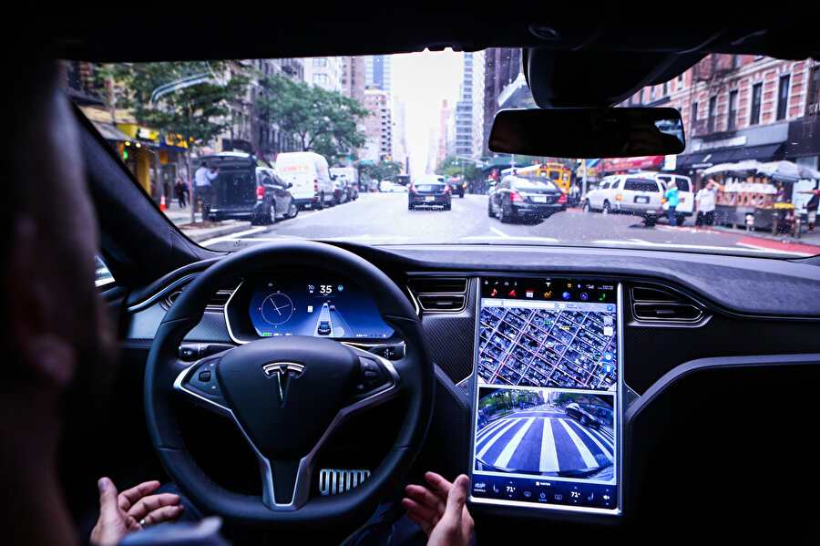 Tesla Tam Otomatik Sürüş