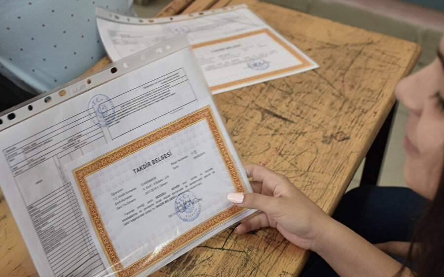 Milli Eğitim Bakanlığı karneler konusunda yenir düzenleme getirecek.