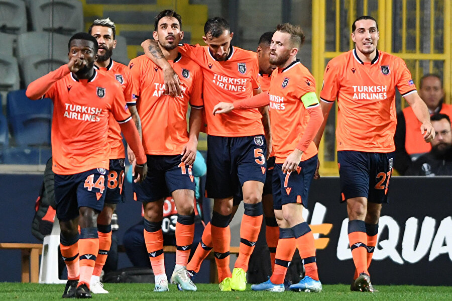 Başakşehir 4 puanla 2. sıraya yükseldi.