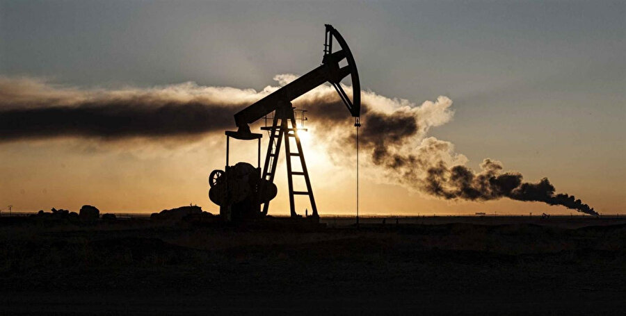 ABD, Suriye'deki göz diktiği petrol yatakları için harekete geçti.
