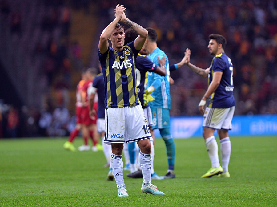 Max Kruse, Galatasaray derbisinde İstiklal Marşı okumuştu.