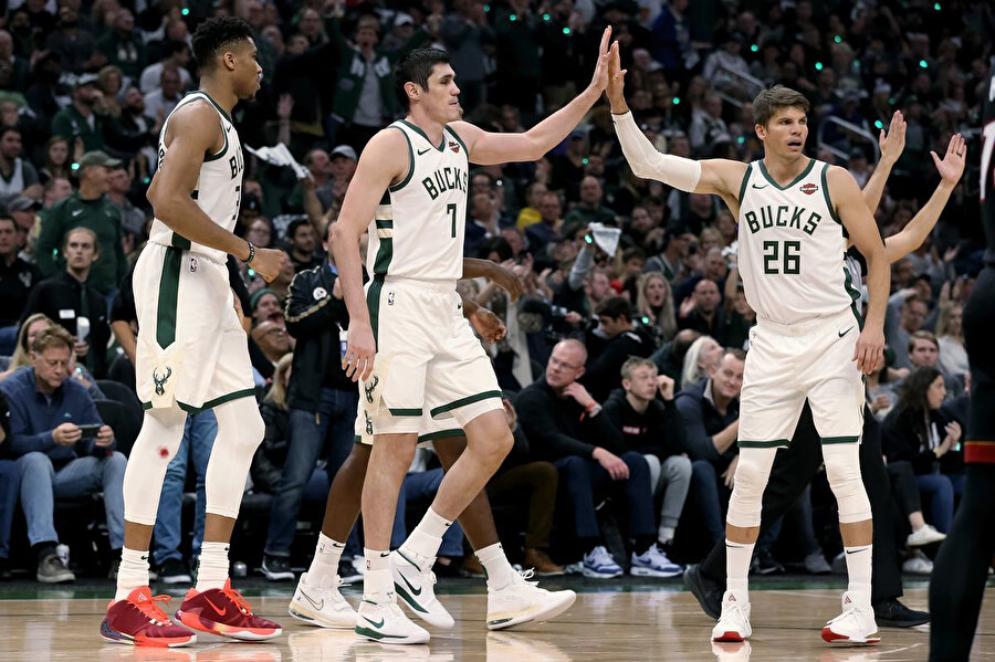 Milwaukee Bucks 2. galibiyetini elde etti.
