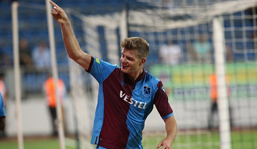 Alexander Sörloth Süper Lig'de 6 gol 3 asist üretti.