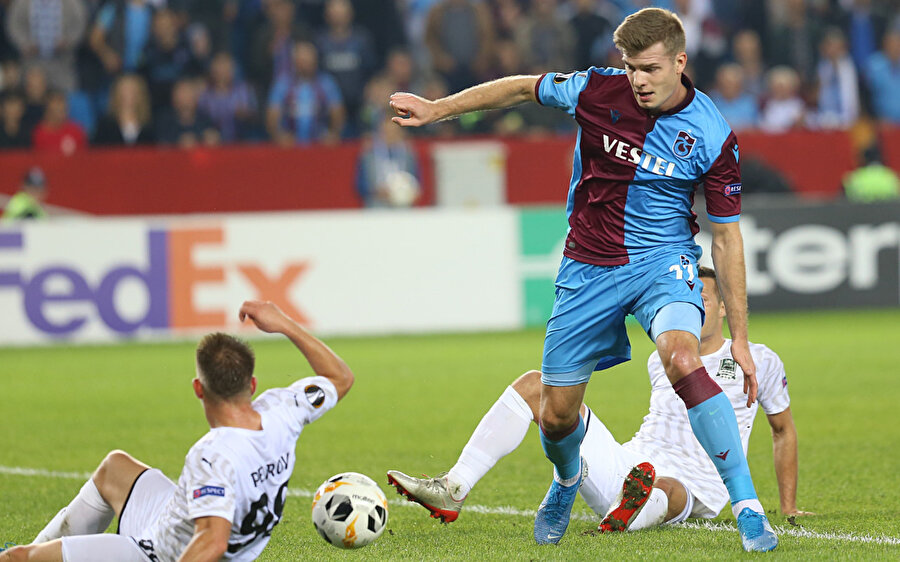 Alexander Sörloth Başakşehir maçında 90+6'da takımının beraberlik golünü kaydetti.