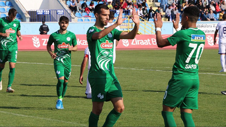 Çaykur Rizespor'un gollerini Barış Alıcı(2) ve Marko Scepovic kaydetti.
