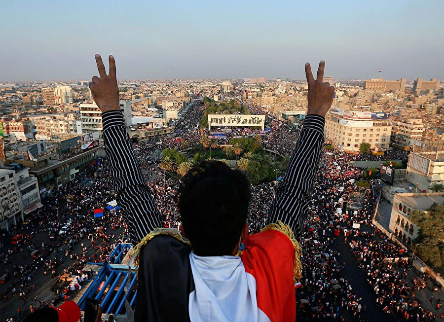 Irak'ta 1 Ekim'den beri devam eden hükumet karşıtı gösteriler sonucu Başbakan Abdülmehdi istifa etmeyi kabul etti.