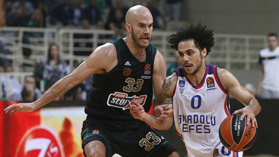 Anadolu Efes 6 maçta 4 galibiyet 2 mağlubiyet elde etti.