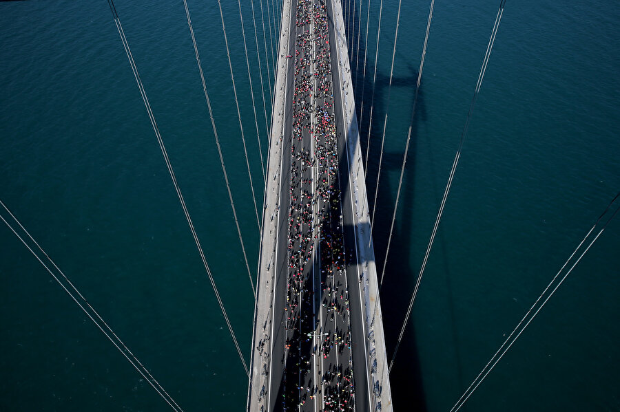 Vodafone 41. İstanbul Maratonu büyük bir katılımla gerçekleşti. -AA