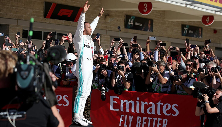 Lewis Hamilton 2008, 2014, 2015, 2017 ve 2018 yıllarının ardından bu sezon 6. şampiyonluğunu elde etti.