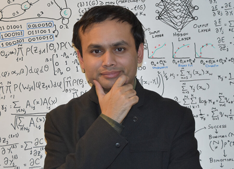 Muhammad Aurangzeb Ahmad, Washington Üniversitesi’nde bilgisayar bilimi doçenti, aynı zamanda Groupon’da kıdemli bir bilim adamı, bir mucit ve sanatçıdır.