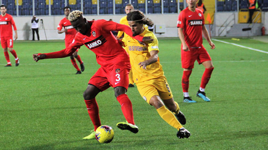 Gazianten FK 10 karşılaşmada 15 puan topladı.