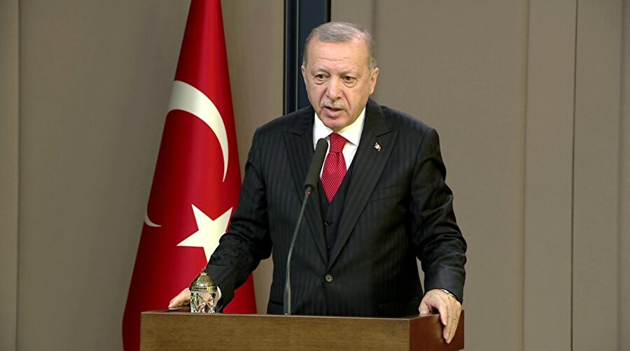 Cumhurbaşkanı Recep Tayyip Erdoğan, Ankara Esenboğa Havalimanı'nda açıklama yaptı.