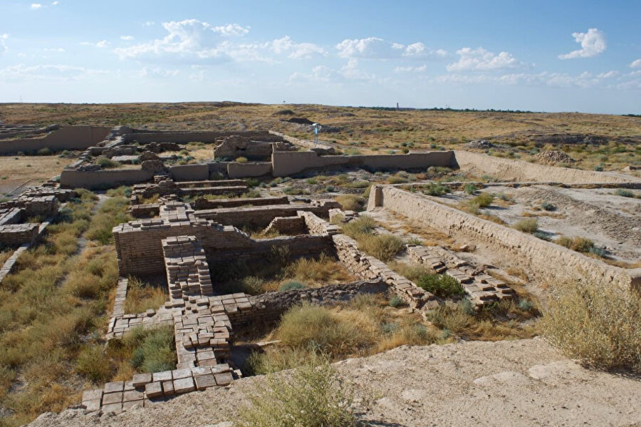  Otrar’da günümüzde devam eden arkeolojik kazılar.