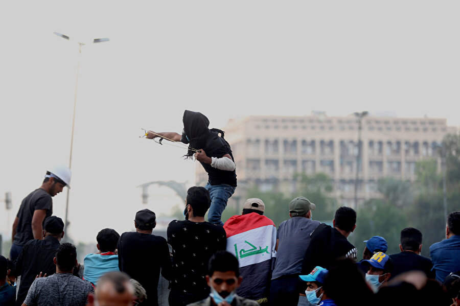 Irak'ta, son dönemin en kanlı protestolarından biri yaşanıyor. -AA