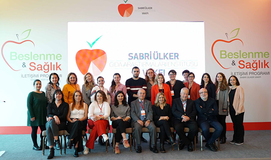 Uluslararası bilim insanları ile iletişimciler yeme bozukluklarını tartışmak üzere bir araya geldi.