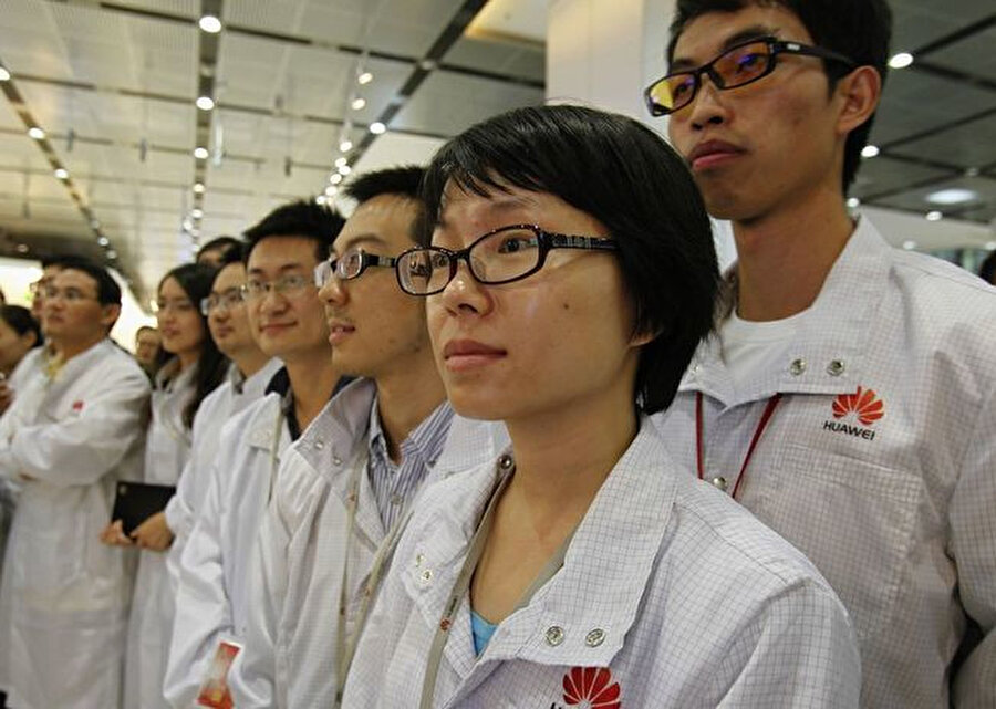 Huawei çalışanlarını ikramiye ile ödüllendirdi. 