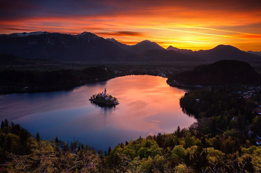 Bled'de günbatımı.