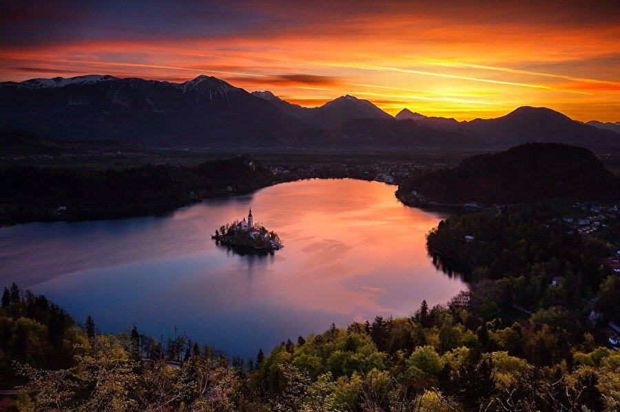 Bled'de günbatımı.