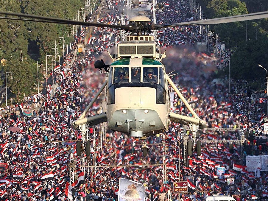 2013 yılında Mısır'da darbe karşıtı gösteriler.