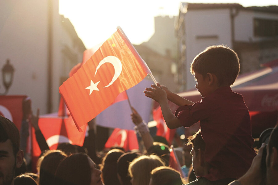 Bizi Türkiye sevdamızla sınamasınlar