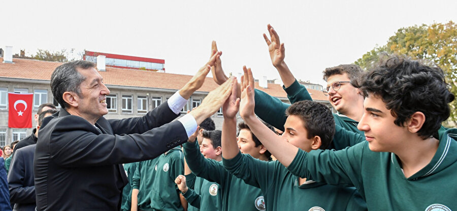 Milli Eğitim Bakanı Ziya Selçuk.