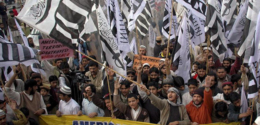 Leşker-i Tayyibe Örgütü destekçileri.