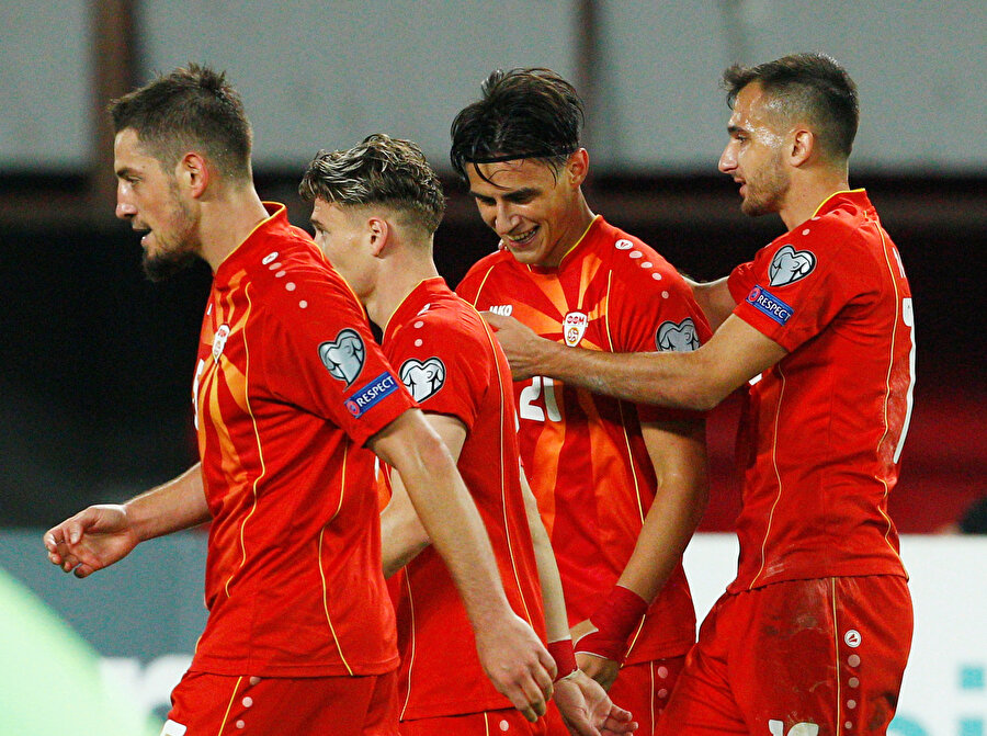 Eljif Elmas, Makedonya Milli Takımı'yla da başarılı maçlar ortaya koyuyor. 