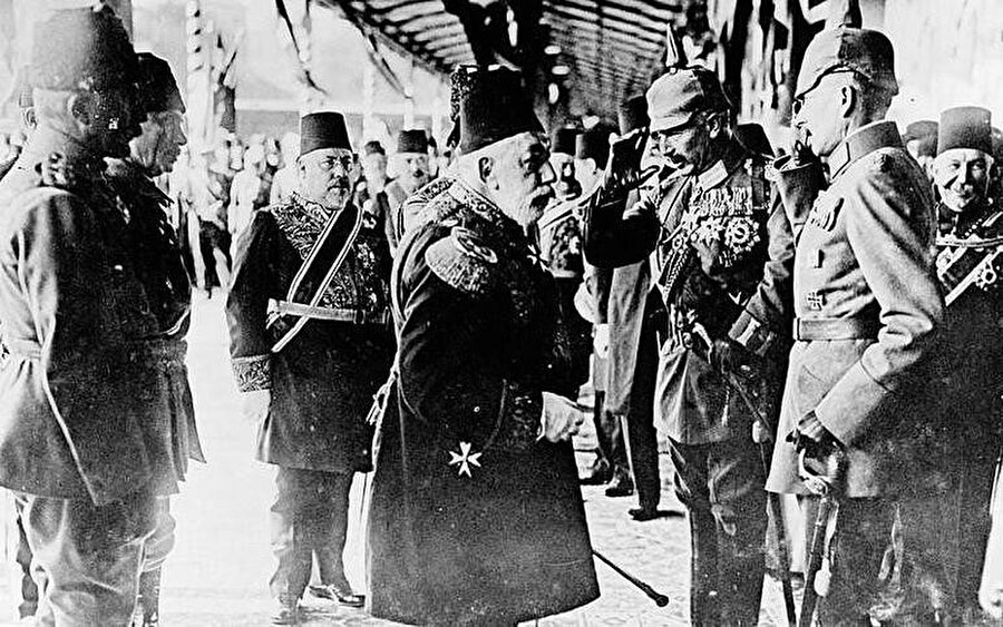 Sultan V. Mehmed, 1917 yılında Alman imparatoru II. Wilhelm’i İstanbul’da böyle karşılamıştı.nn