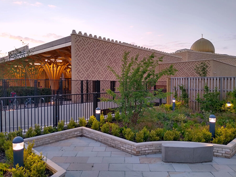 Avrupa’nın İlk Çevre Dostu Camisi: Cambridge Merkez Camii