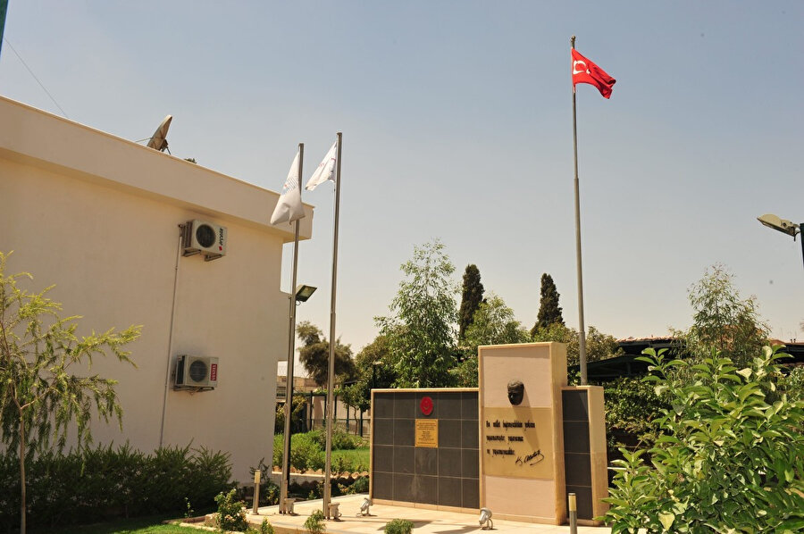 Dışişleri Bakanı Mevlüt Çavuşoğlu, 2014 yılında gerçekleşen DEAŞ baskını sonrası kapatılan Musul Başkonsolosluğu'nun yeniden açılacağını dile getirdi.