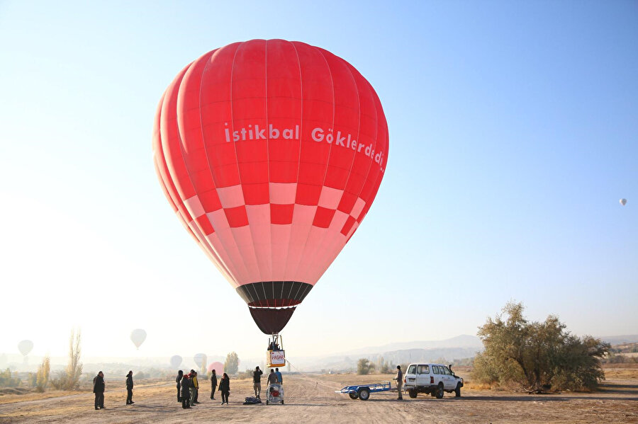 Kapadokya semalarında havalanan ilk yerli sıcak hava balonu. 
