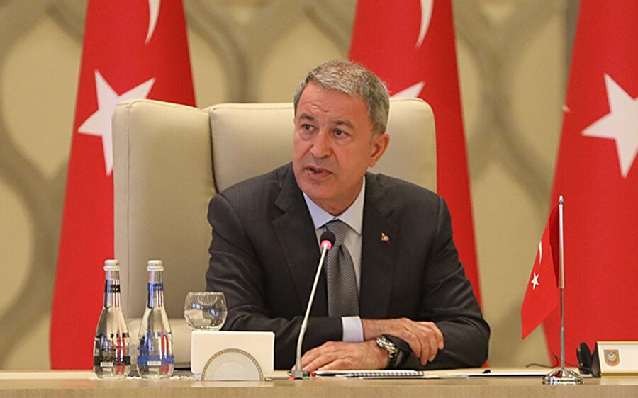 Hulusi Akar: Ruslarla görüşüyoruz, devriyeler sürüyor. Sorunların hepsi çözülecek.