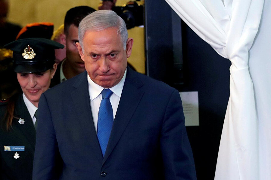 Rüşvet ve yolsuzluktan hakkında dava açılacak olan İsrail Başbakanı Benyamin Netanyahu "Bu, bir darbe girişimidir" dedi.