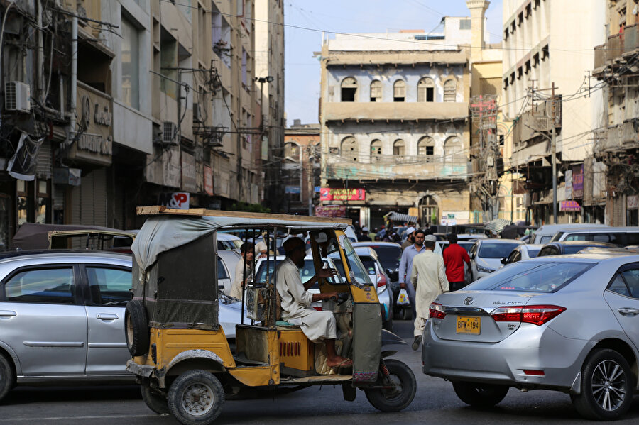 Yoldaki tuhaflık- Pakistan( Fotoğraf: Erhan İdiz)