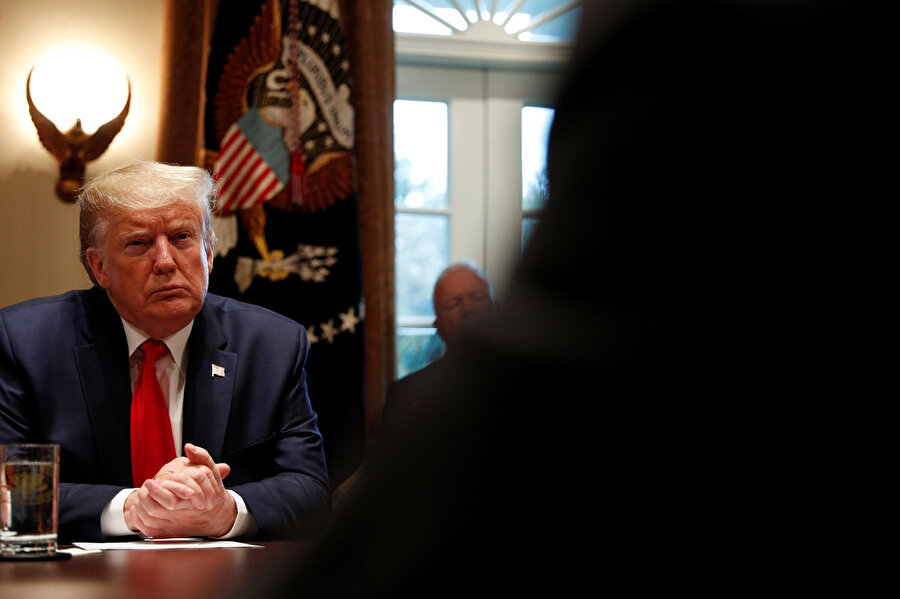 ABD Başkanı Donald Trump toplantı sırasında böyle görüntülenmişti.