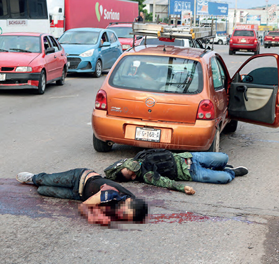 Çete üyelerinin kentin farklı yerlerinde çıkardığı olaylarda 8 kişi öldü, 16 kişi yaralandı.