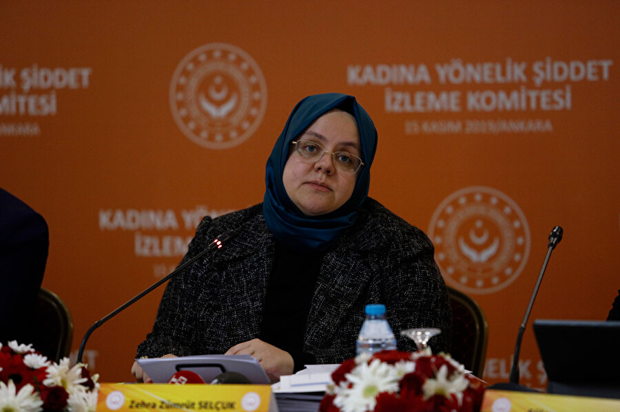 Aile Çalışma ve Sosyal Hizmetler Bakanı Zehra Zümrüt Selçuk'un 15 Kasım'daki Kadına Yönelik Şiddet İzleme Komitesi Toplantısı'ndan