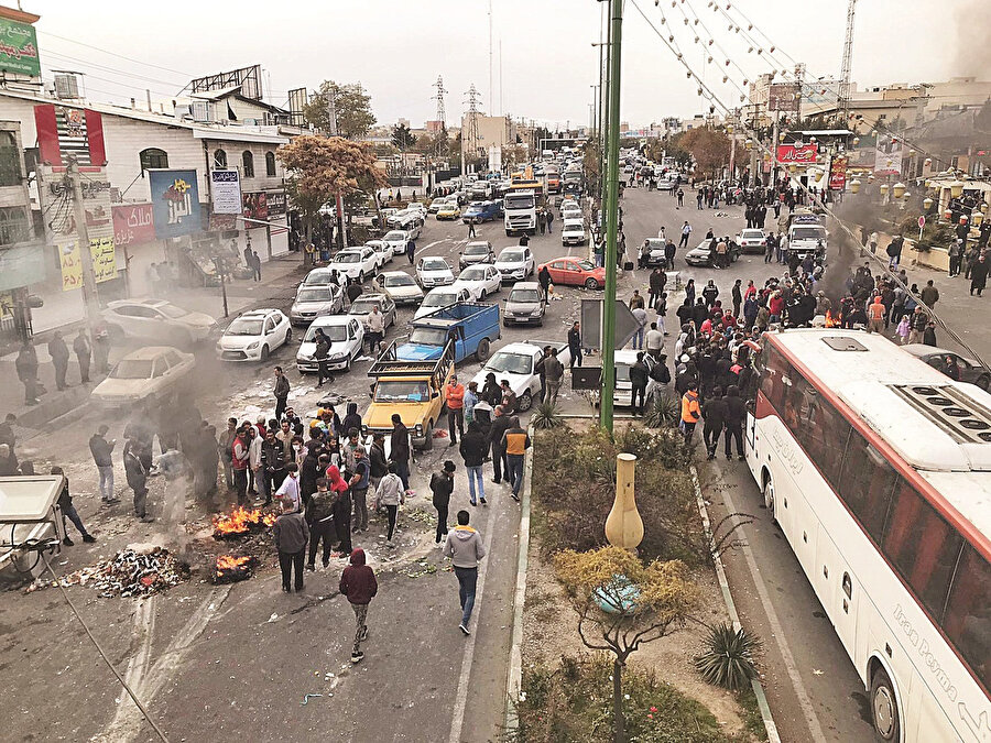  İran Hükümet Sözcüsü Ali Rebii, internet yasağının eyaletlerde güvenlik sağlanana kadar süreceğini söyledi.