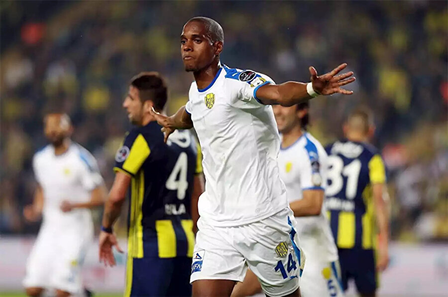 MKE Ankaragücü'nün orta saha oyuncucu Ricardo Faty.
