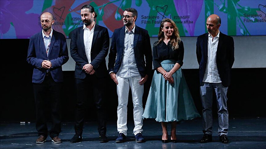 Yönetmenliğini Murat Pay'ın üstlendiği "Dilsiz" isimli Türk filminin dünya prömiyeri, 25. Saraybosna Film Festivali'nde yapılmıştı.