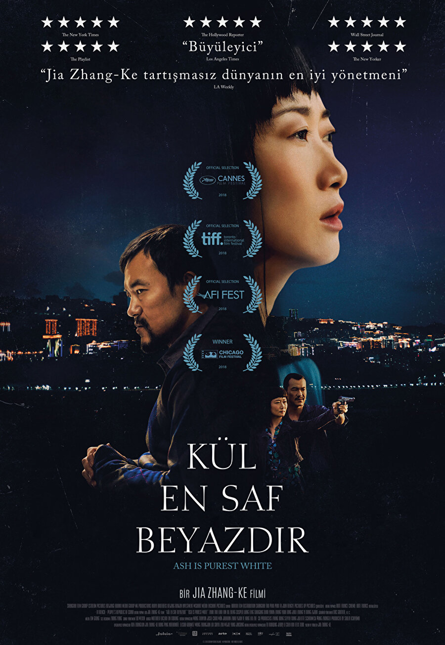Jia Zhang-ke’nin Çin mafya (jianghu) filmlerinden esinlenen ve Cannes Film Festivali’nde yarışan son filmi, Çin’in kapitalist dönüşümünü gangster dünyasında geçen bir aşk trajedisi yoluyla anlatıyor. Vizyon tarihi: 5 Temmuz 2019