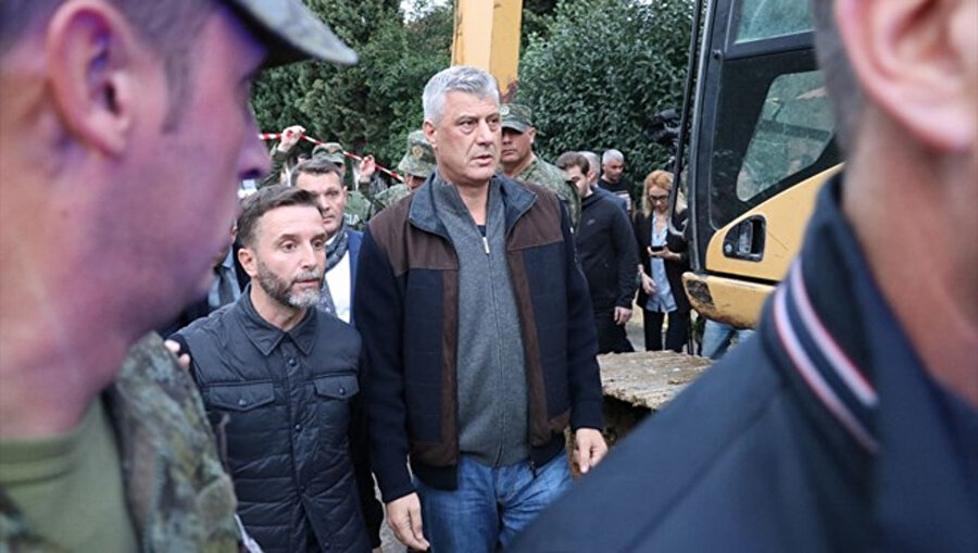 Arnavutluk 5,6 büyüklüğündeki depremle sallandı. Cumhurbaşkanı deprem bölgesine ziyareti sırasında deprem oldu
