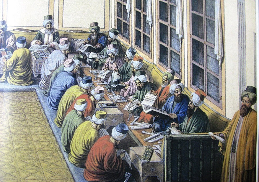 Osmanlılarla birlikte eski bilim merkezlerine Bursa, Edirne gibi şehirlerin yanı sıra asıl merkez olarak İstanbul eklendi.