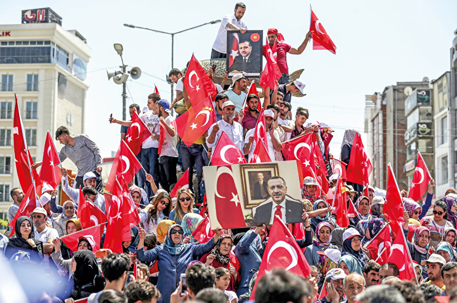 15 Temmuz'da Cumhurbaşkanı Erdoğan'ın bir sözüyle sokaklara çıkan millet, destan yazmıştı...